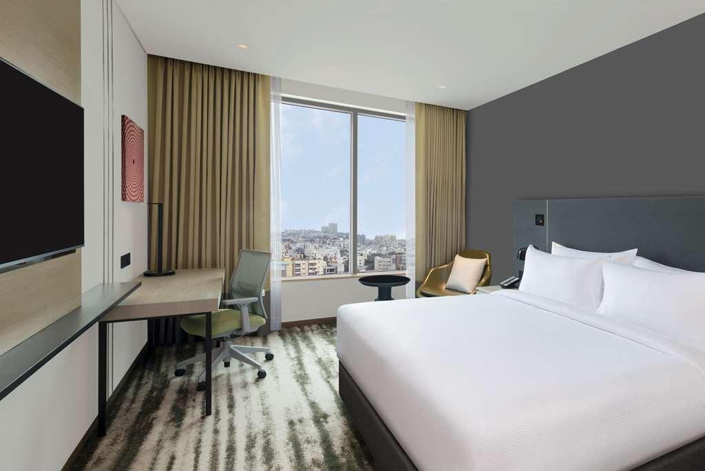 Hilton Garden Inn Bengaluru Embassy Manyata Business Park Pokój zdjęcie